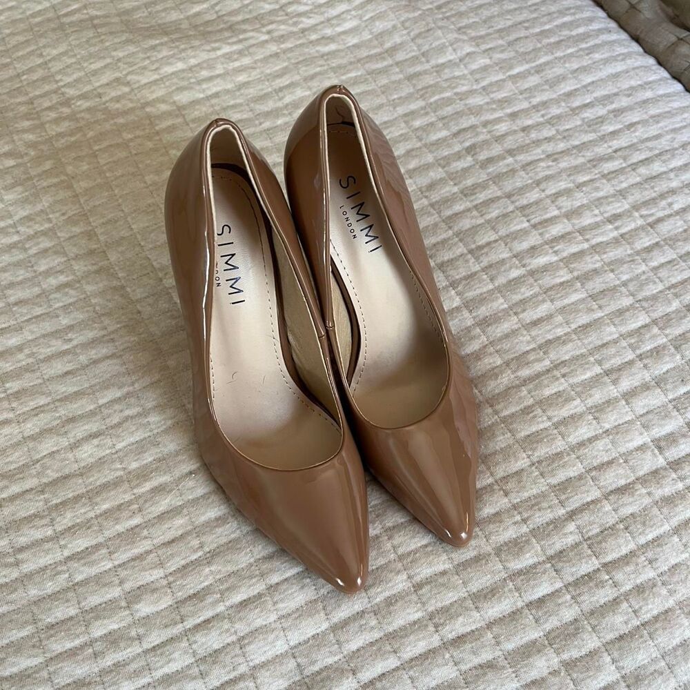 Simmi London Tan Patent Faux Leather Heels